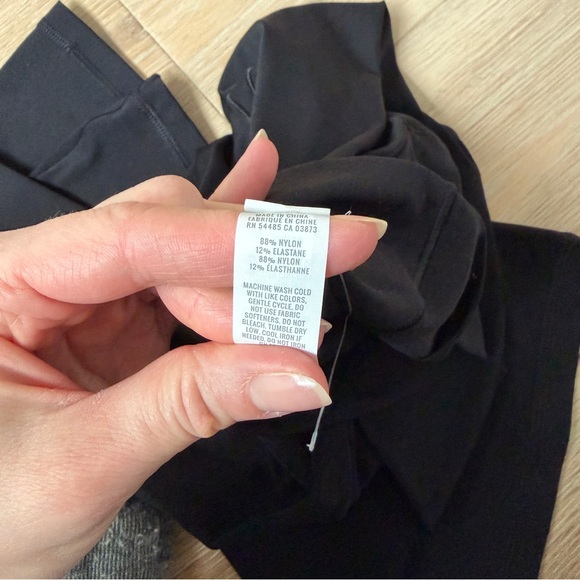 OFFLINE By Aerie High Waisted Crossover Black Super Flare Legging Sz S *X14 - Picture 6 of 6